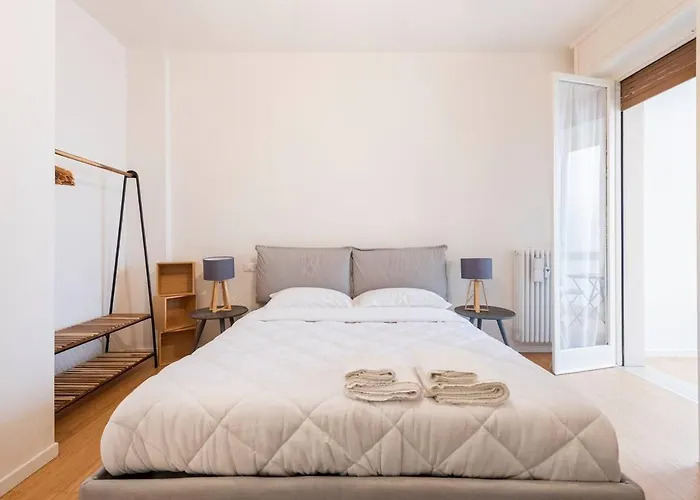 Vicolo Leoni 2Brd Apartment