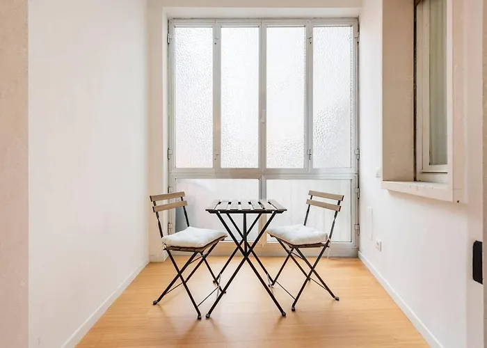 Vicolo Leoni 2Brd Apartment
